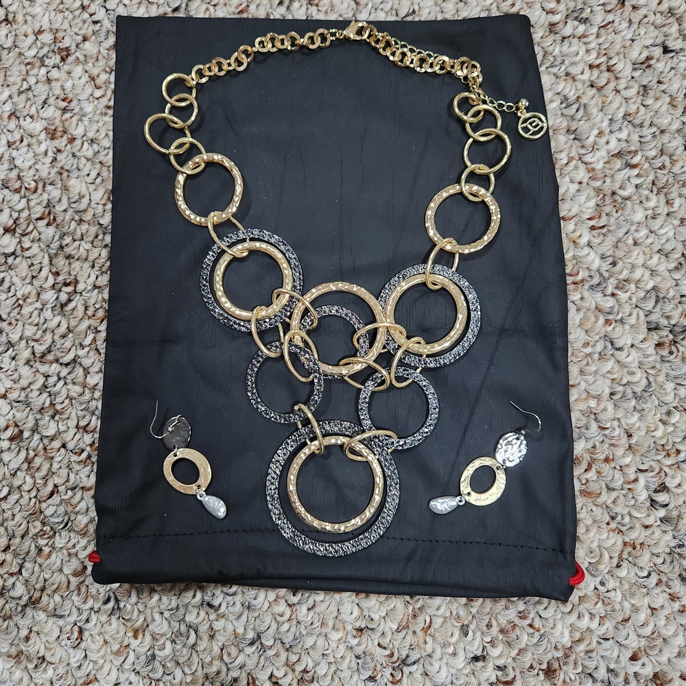Elegant Gold and Silver Circle Necklace Set